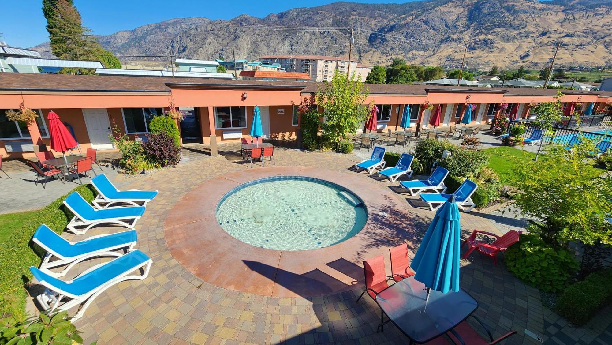 Sahara Courtyard Inn & Suites 오소유스 외부 사진