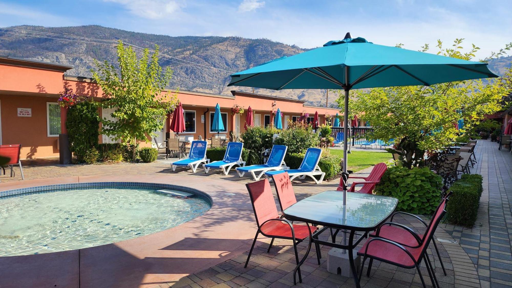 Sahara Courtyard Inn & Suites 오소유스 외부 사진