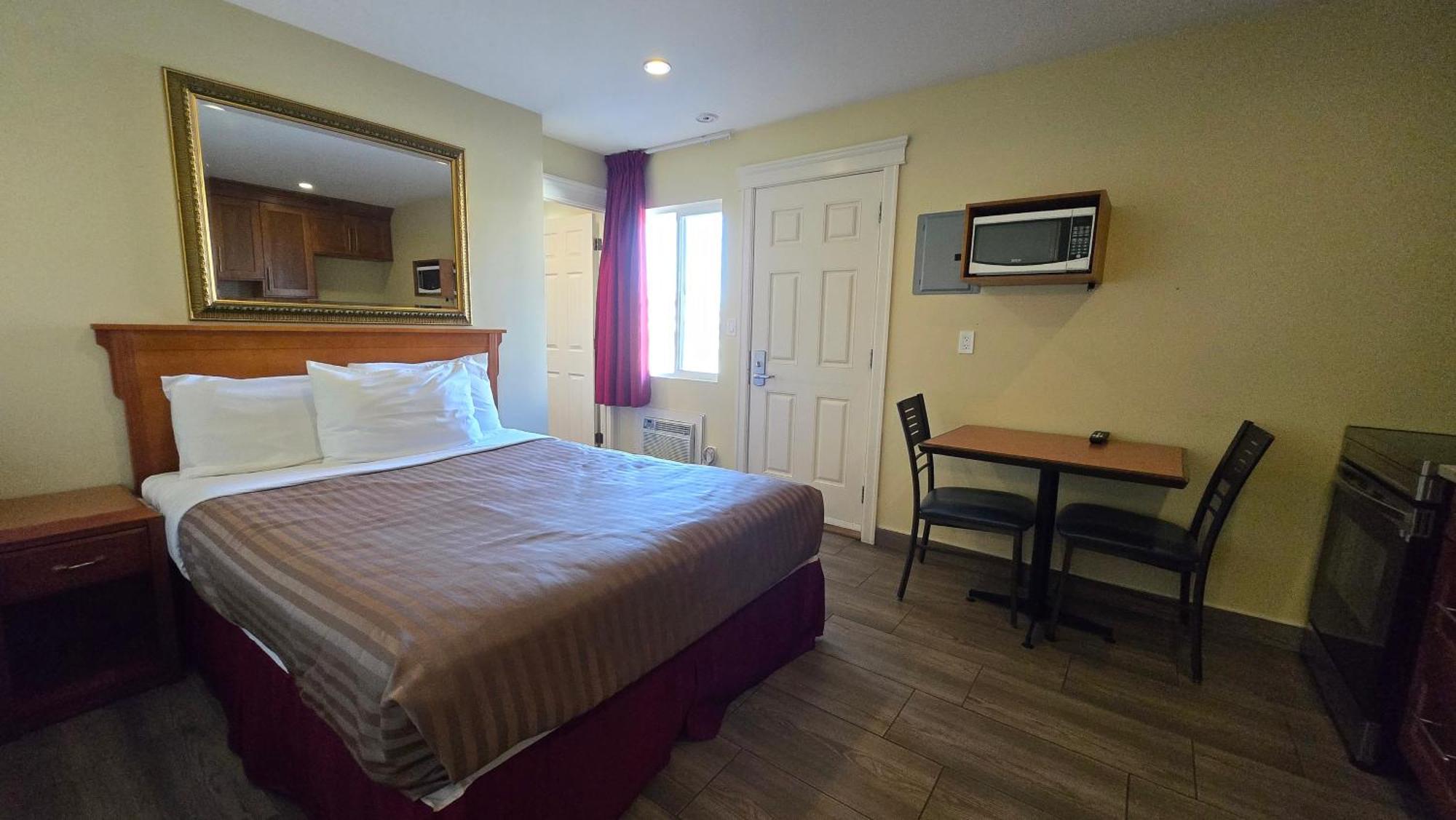 Sahara Courtyard Inn & Suites 오소유스 외부 사진