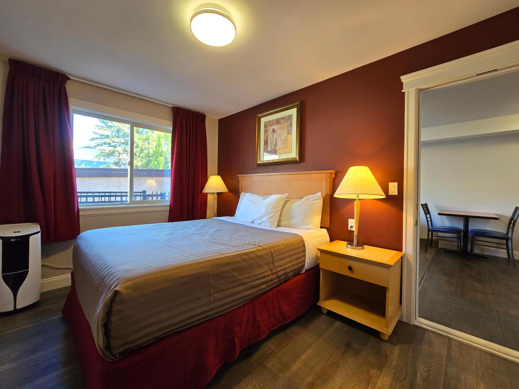 Sahara Courtyard Inn & Suites 오소유스 외부 사진