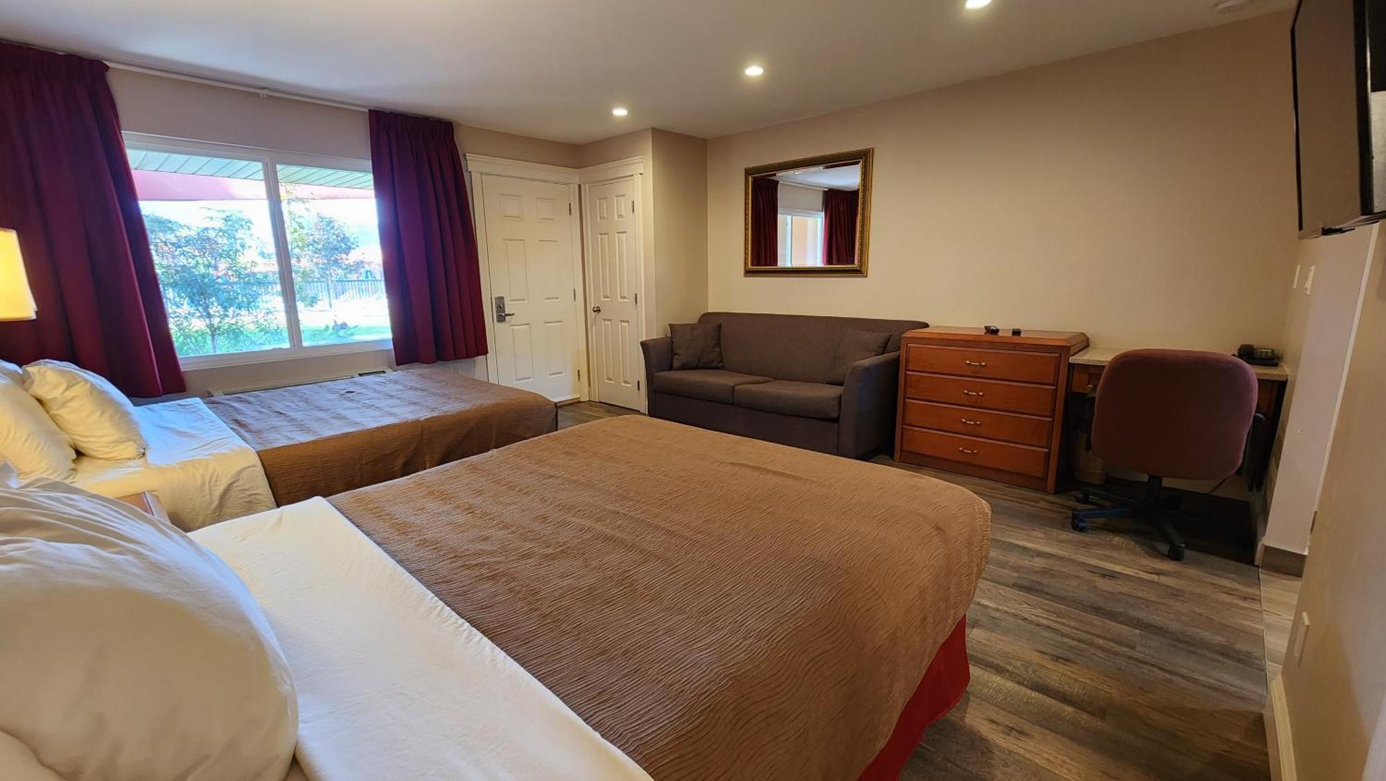 Sahara Courtyard Inn & Suites 오소유스 외부 사진
