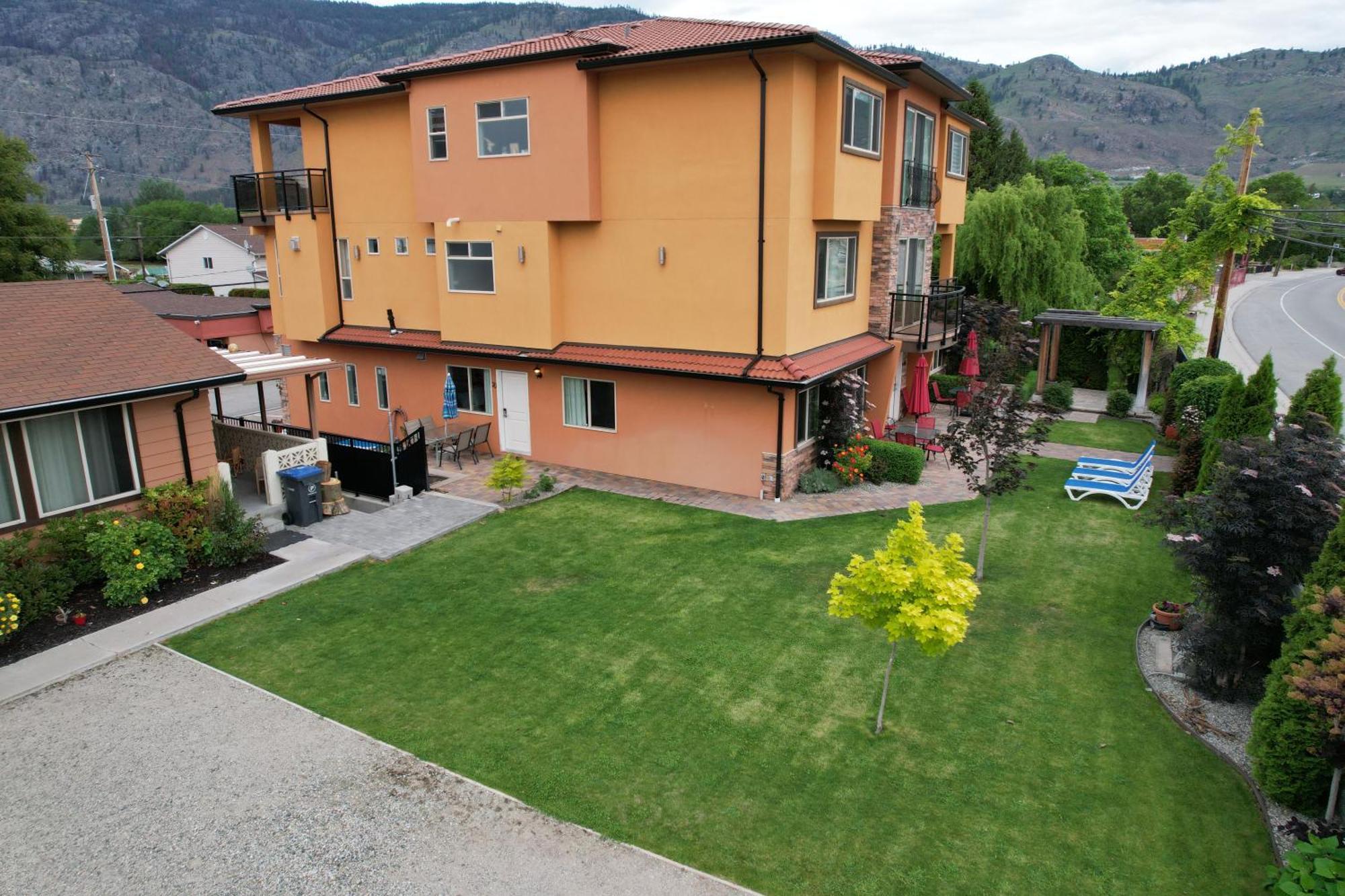 Sahara Courtyard Inn & Suites 오소유스 외부 사진